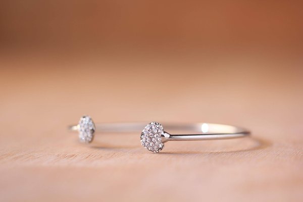 Où trouver les bracelets fins les plus élégants pour femme ?